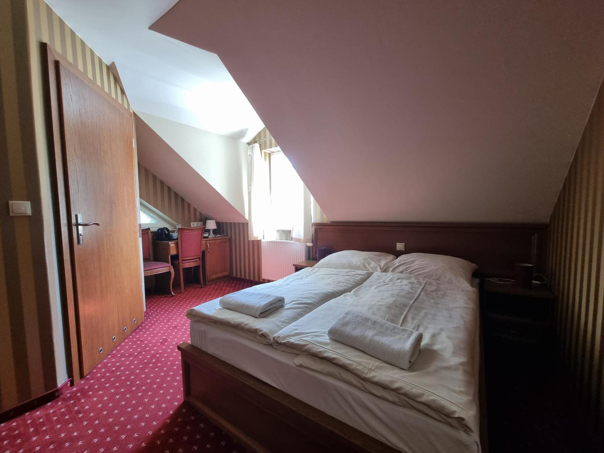 Palac Lucja Bb Zakrzow  Exterior photo