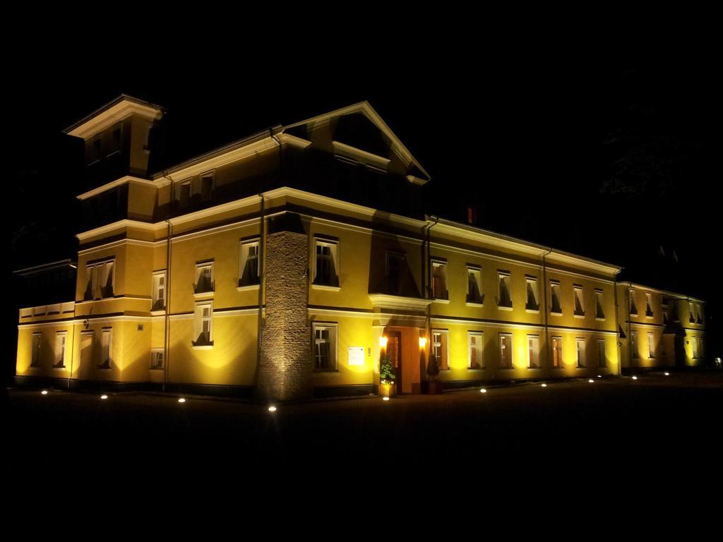 Palac Lucja Bb Zakrzow  Exterior photo