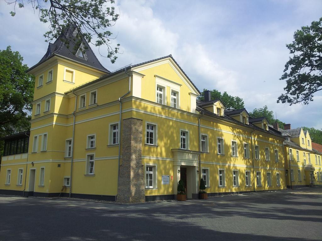 Palac Lucja Bb Zakrzow  Exterior photo