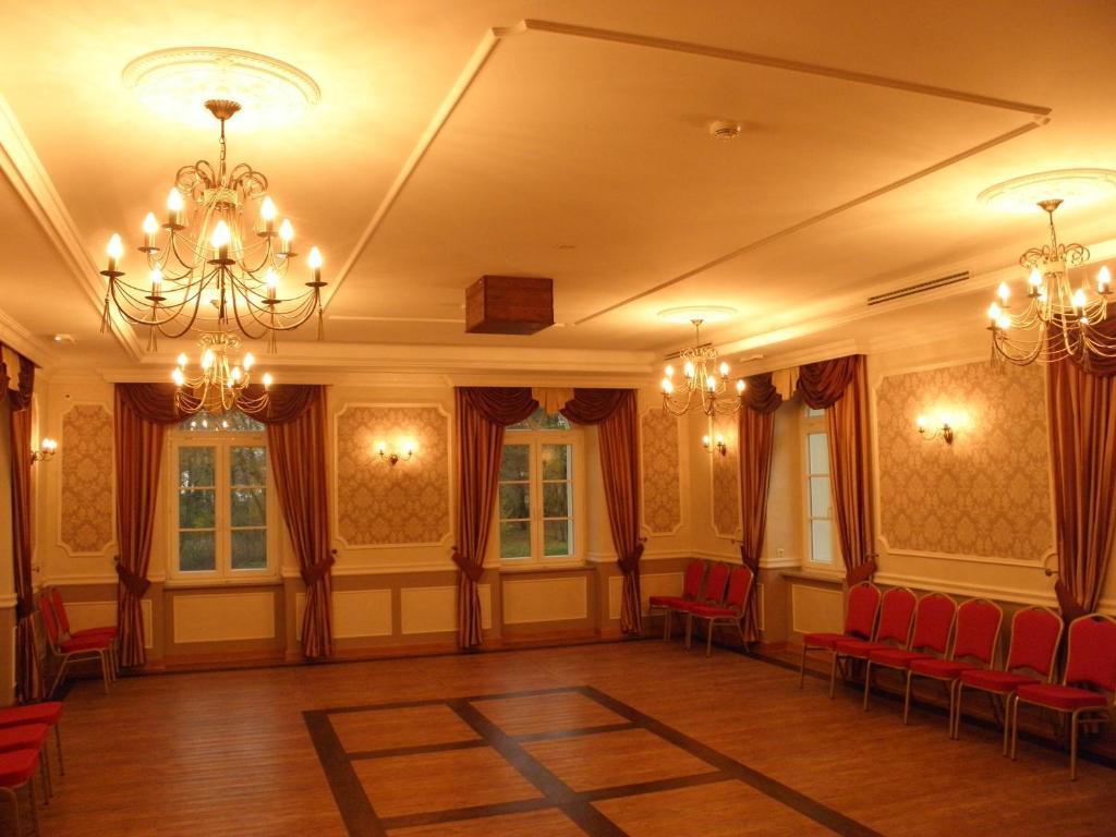 Palac Lucja Bb Zakrzow  Exterior photo